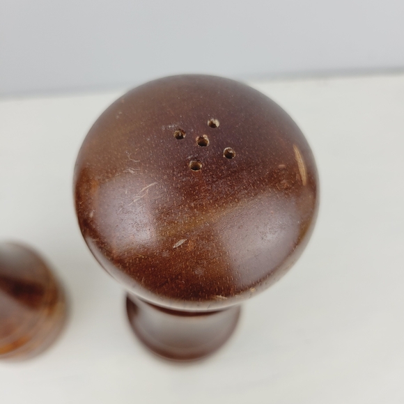 Vintage Wooden Lucas Gourmet Pepper Mill Grinder And Salt Shaker - Picture 4 of 13